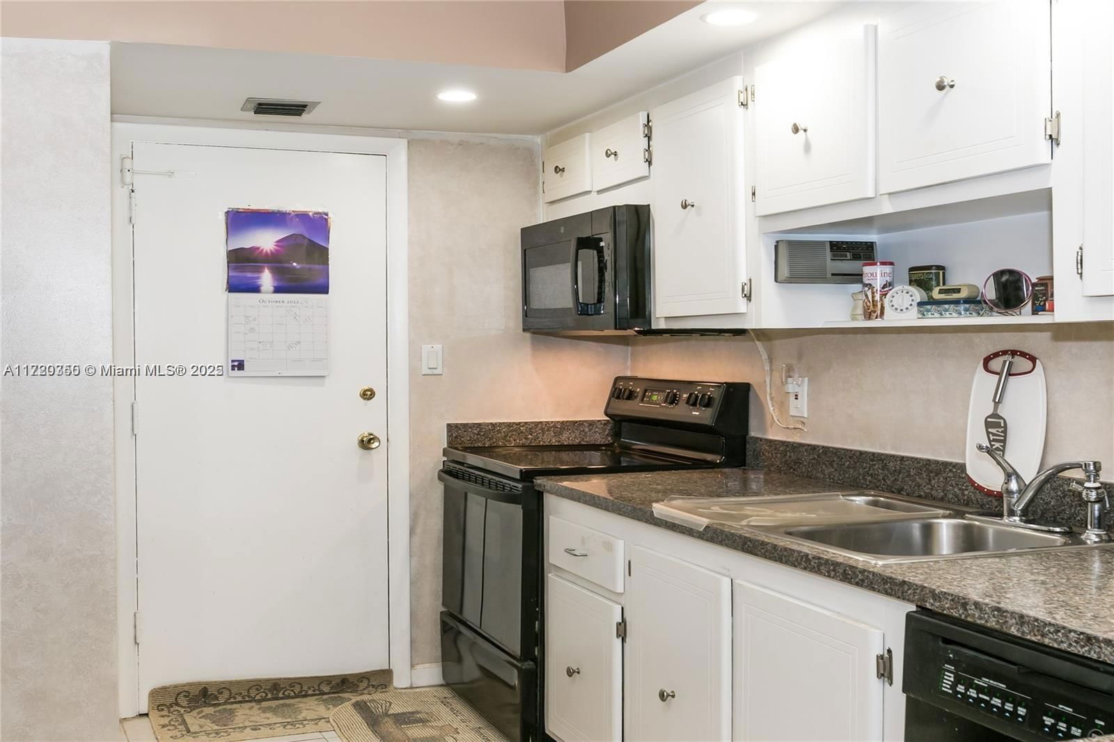 Real estate property located at 200 Diplomat Pkwy #425, Broward, Fairways Riviera Condo, Hallandale Beach, FL