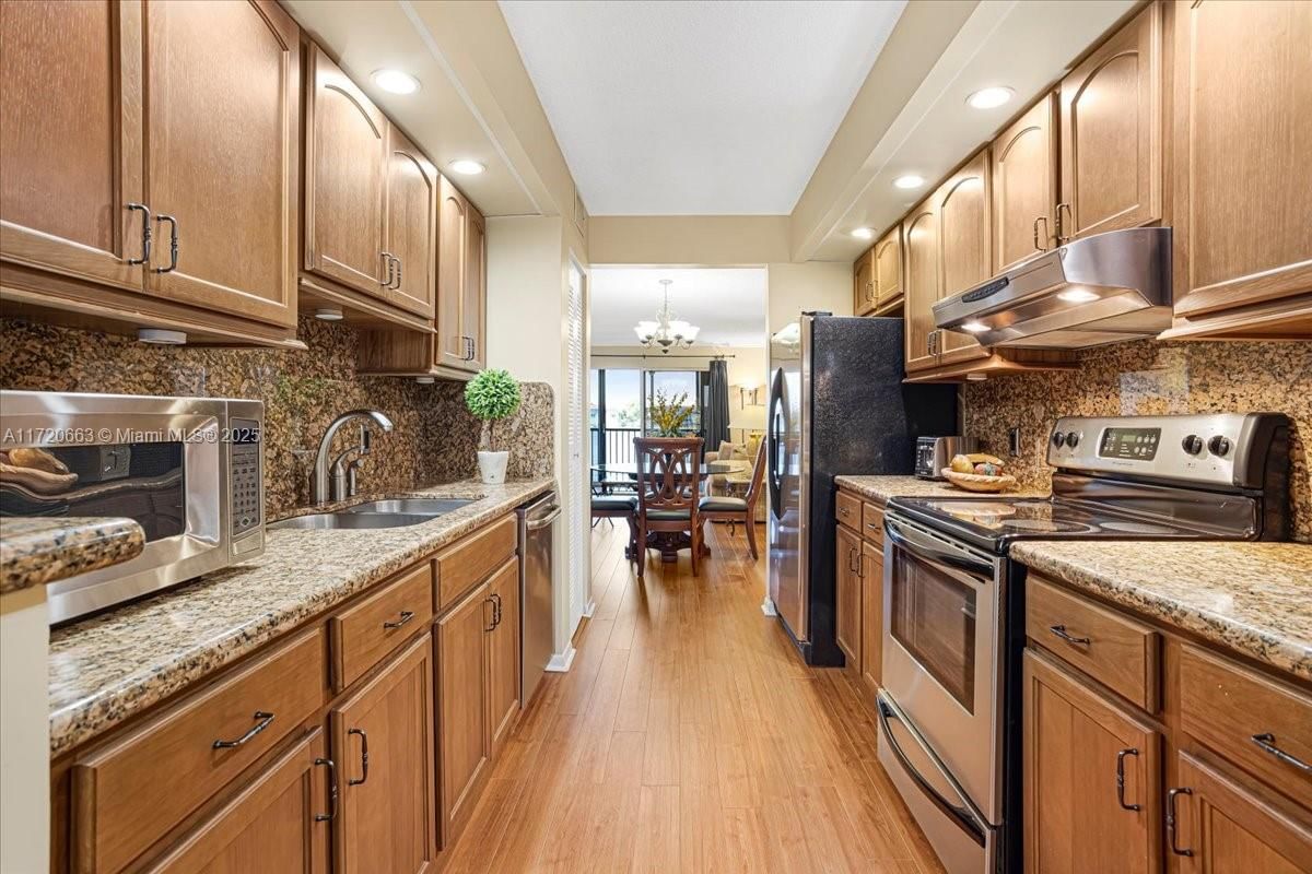 Real estate property located at 1400 131st Way #204Q, Broward, Ivanhoe East At Century V, Pembroke Pines, FL