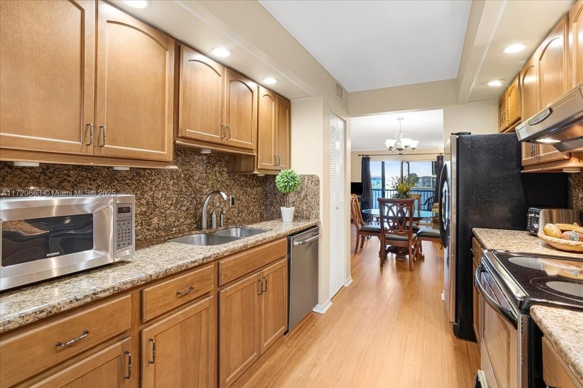 Real estate property located at 1400 131st Way #204Q, Broward, Ivanhoe East At Century V, Pembroke Pines, FL