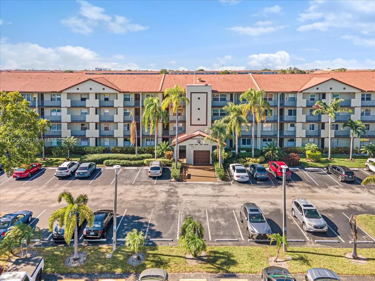 Real estate property located at 1400 131st Way #204Q, Broward, Ivanhoe East At Century V, Pembroke Pines, FL