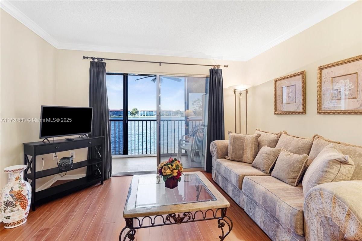 Real estate property located at 1400 131st Way #204Q, Broward, Ivanhoe East At Century V, Pembroke Pines, FL