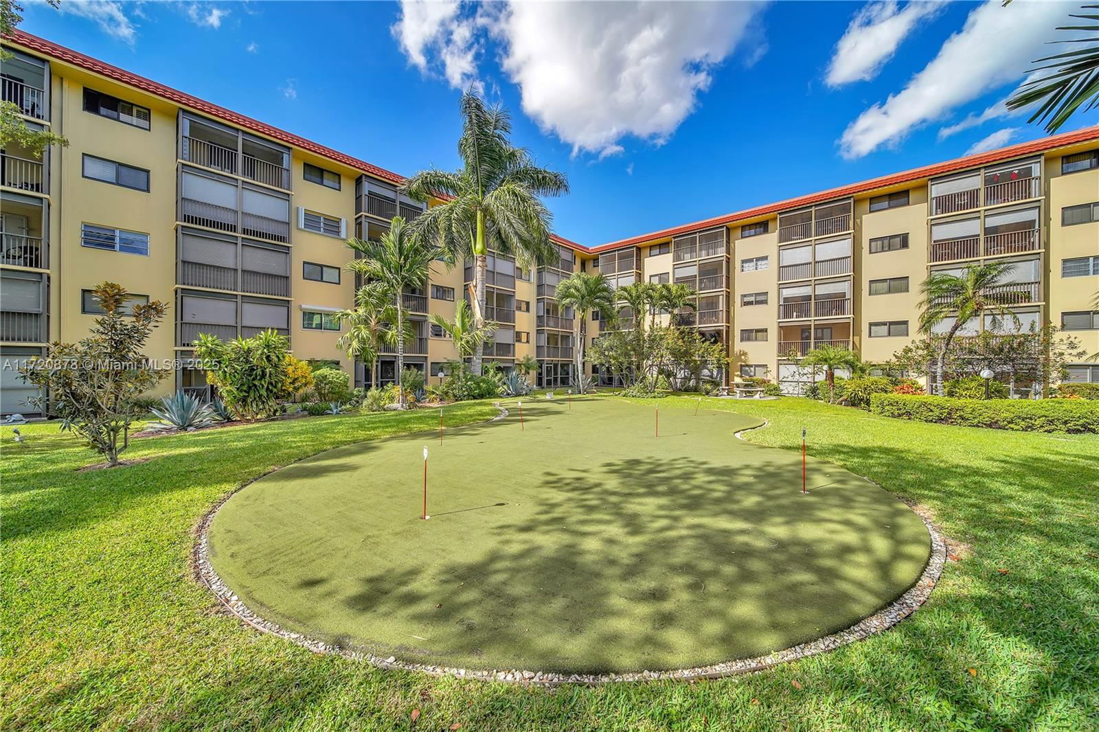 Real estate property located at 2601 14th St Cswy #521, Broward, Garden-aire Village Condo, Pompano Beach, FL