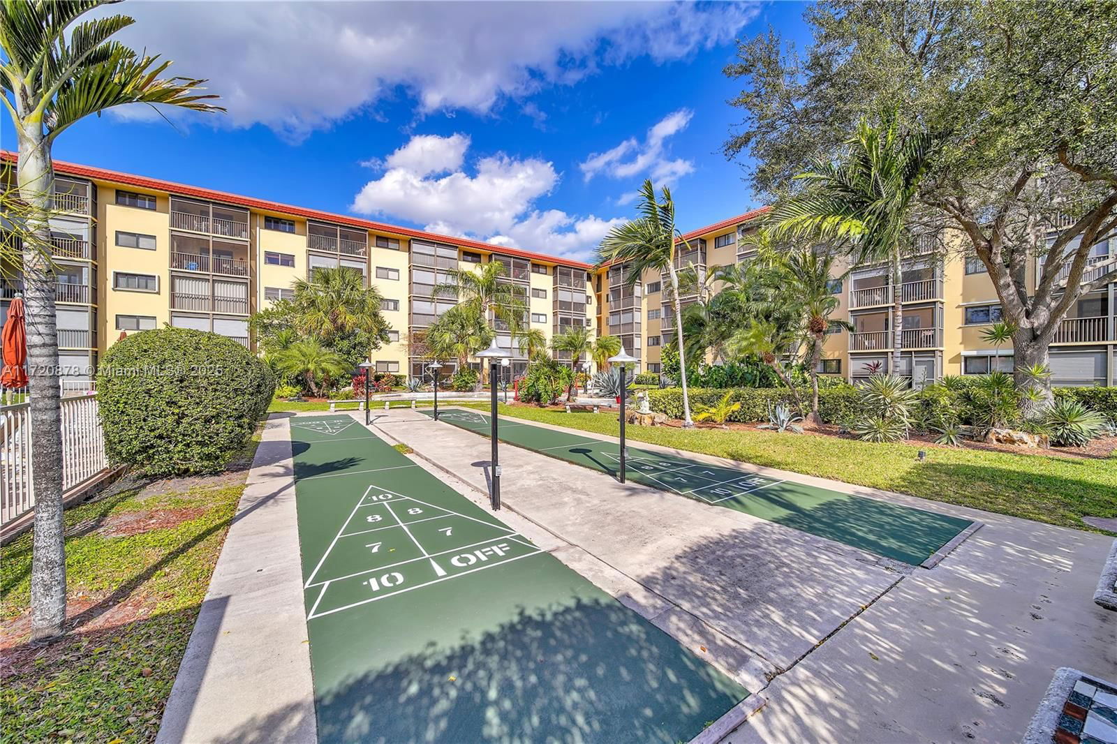 Real estate property located at 2601 14th St Cswy #521, Broward, Garden-aire Village Condo, Pompano Beach, FL
