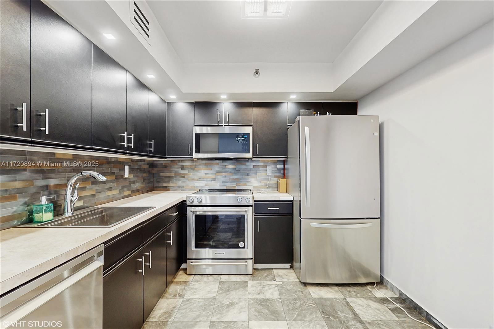 Real estate property located at 19101 36th Court #1909, Miami-dade, Mystic Pointe Condo No Th, Aventura, FL