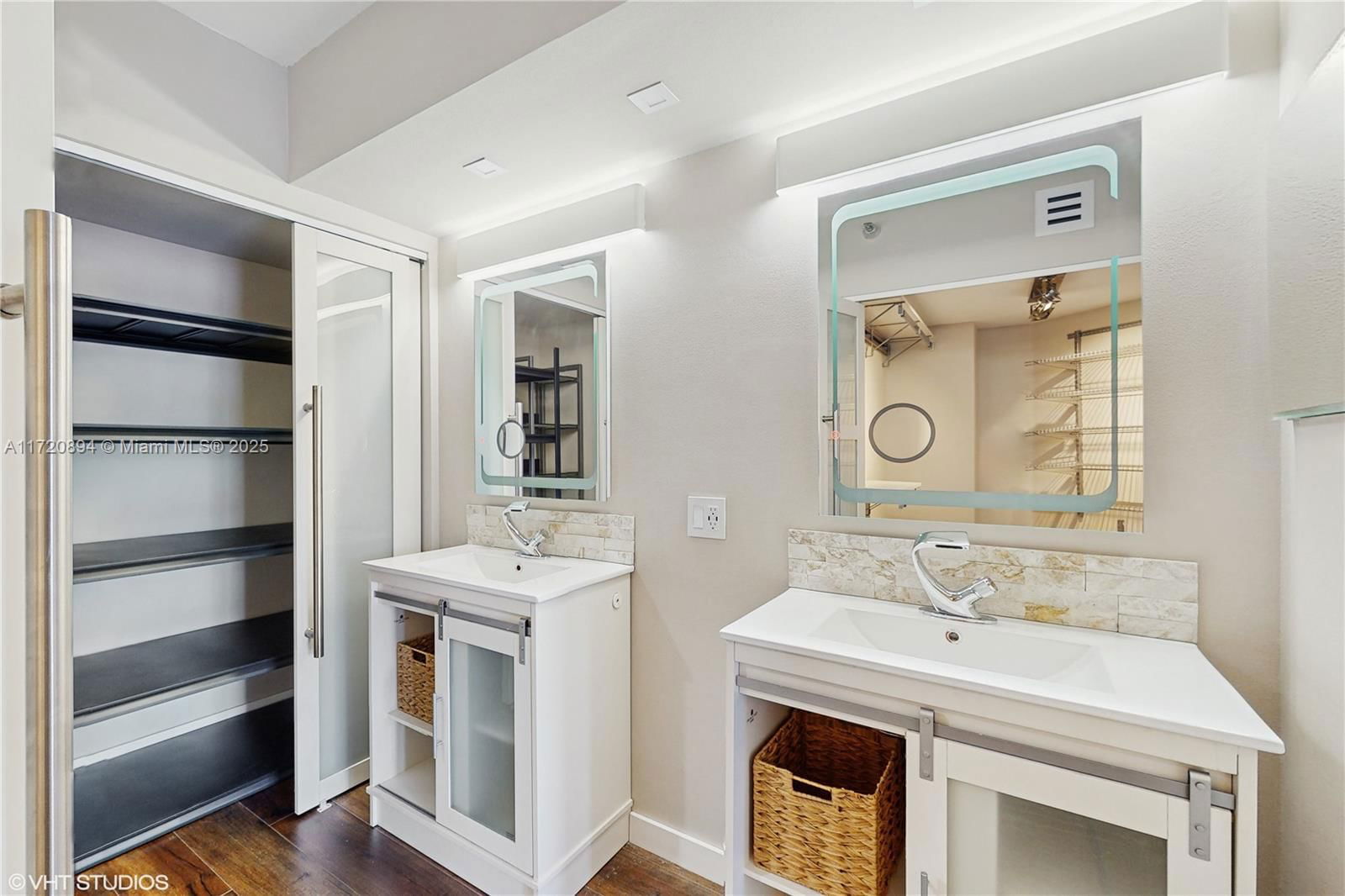 Real estate property located at 19101 36th Court #1909, Miami-dade, Mystic Pointe Condo No Th, Aventura, FL