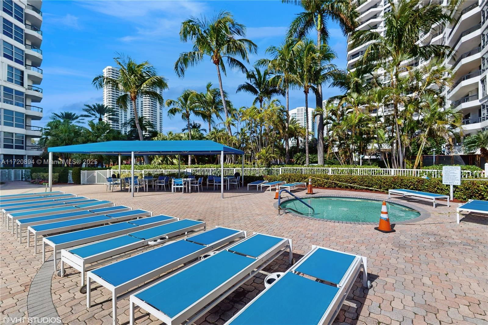 Real estate property located at 19101 36th Court #1909, Miami-dade, Mystic Pointe Condo No Th, Aventura, FL