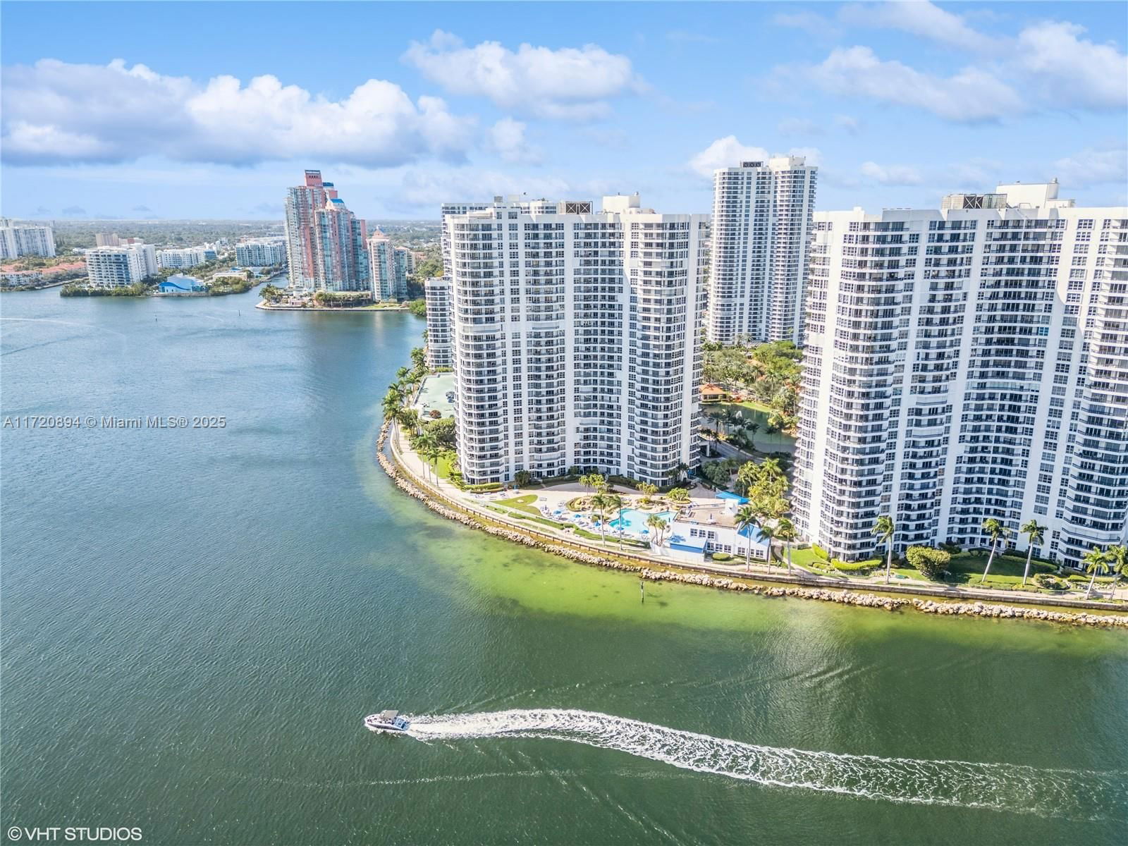 Real estate property located at 19101 36th Court #1909, Miami-dade, Mystic Pointe Condo No Th, Aventura, FL