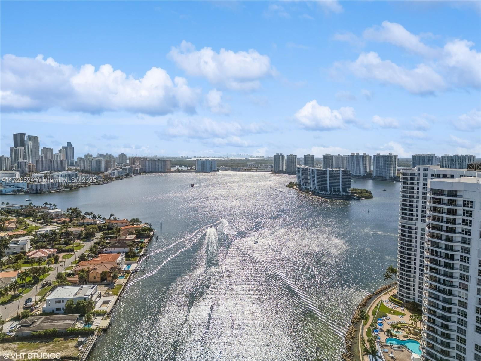 Real estate property located at 19101 36th Court #1909, Miami-dade, Mystic Pointe Condo No Th, Aventura, FL
