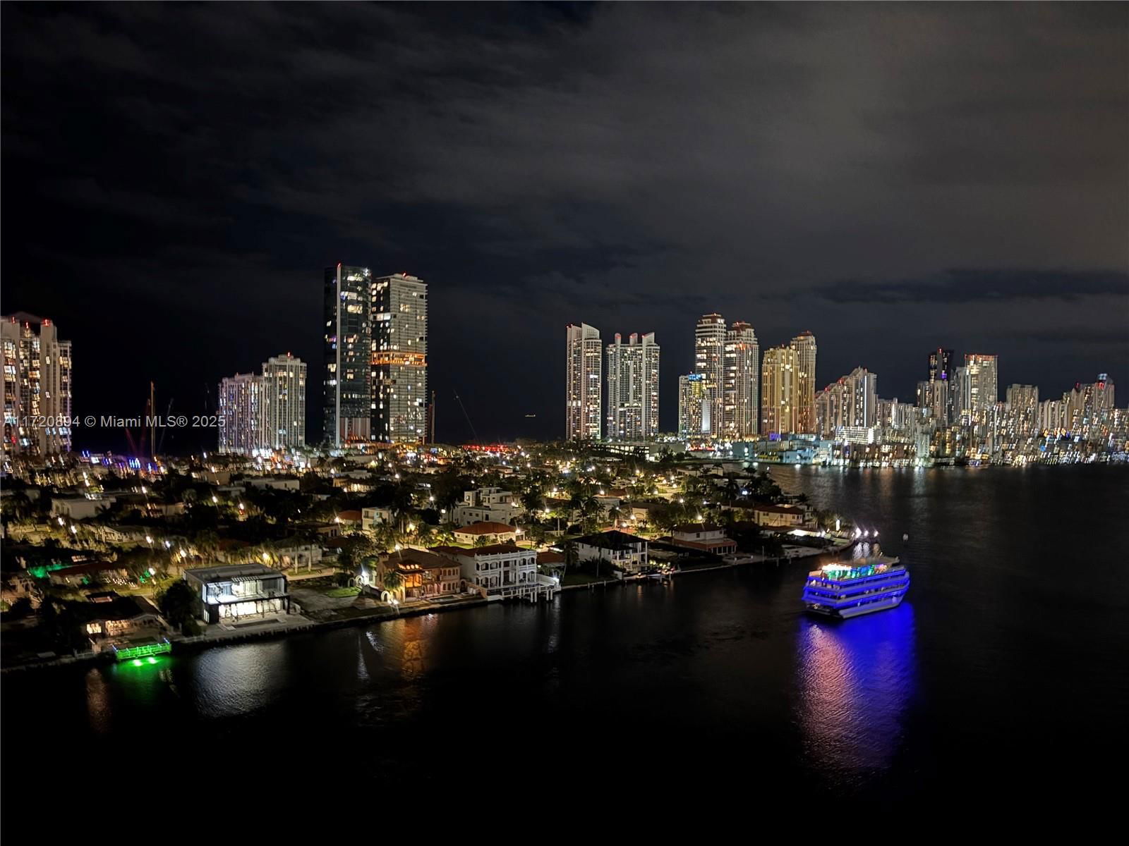 Real estate property located at 19101 36th Court #1909, Miami-dade, Mystic Pointe Condo No Th, Aventura, FL