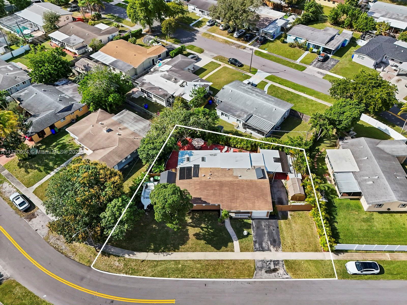 Real estate property located at 720 64th Ter, Broward, Boulevard Heights Sec Ten, Pembroke Pines, FL