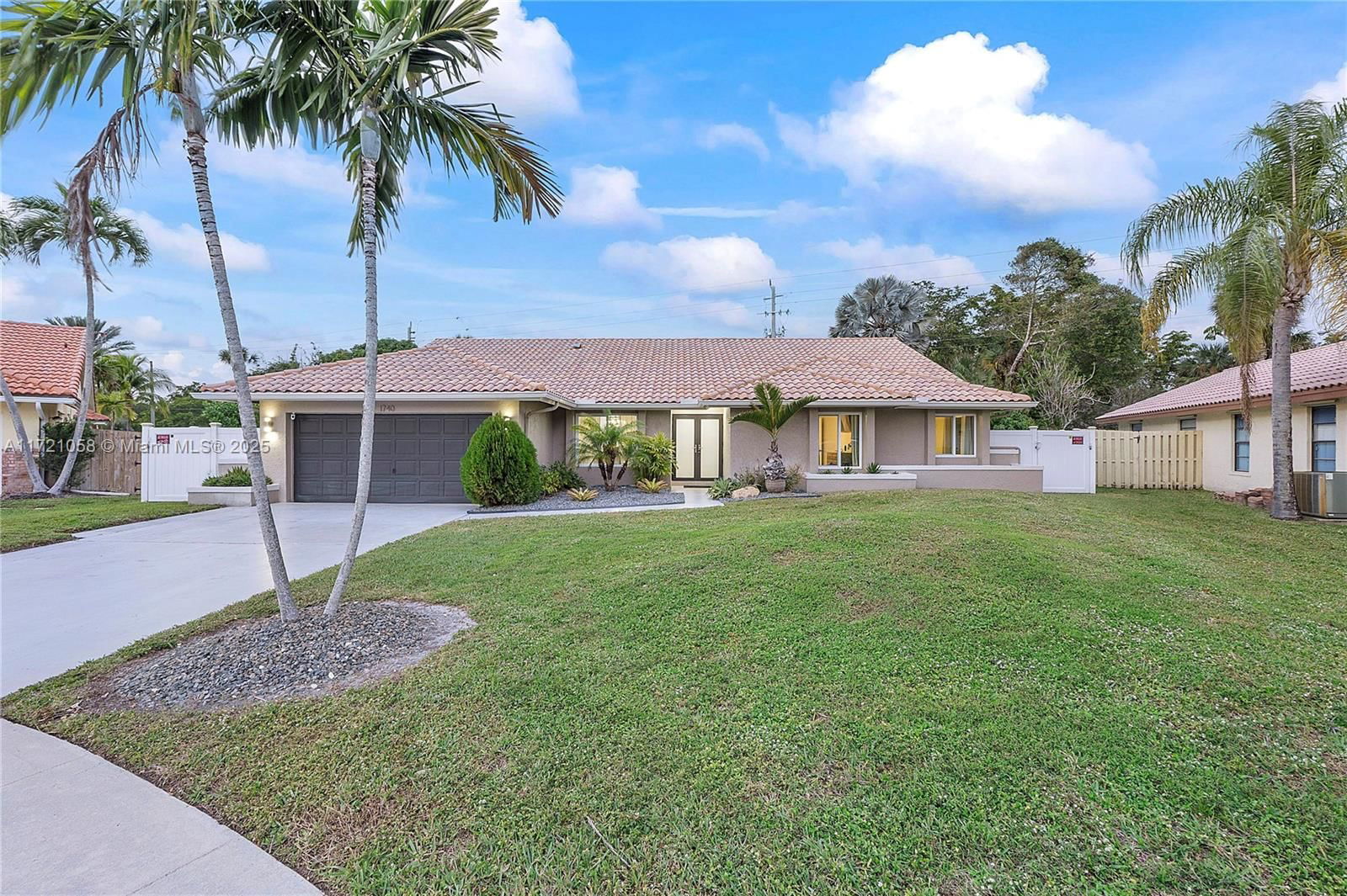 Real estate property located at 1740 93rd Terrace, Broward, JACARANDA LAKES SECTION E, Plantation, FL