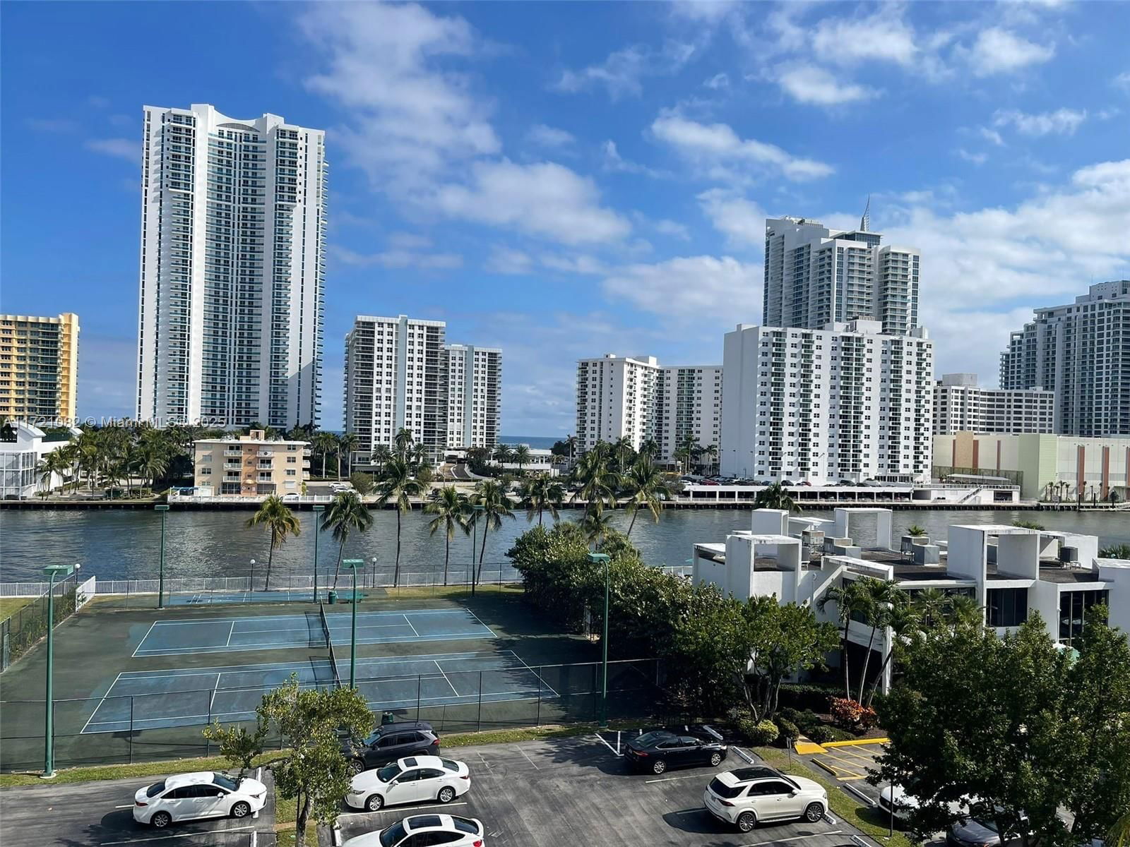 Real estate property located at 1000 Parkview Dr #626, Broward, OCEANVIEW PARK CONDO, Hallandale Beach, FL