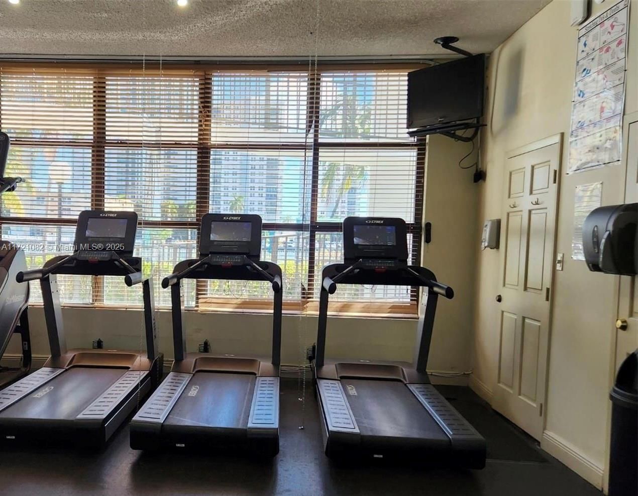 Real estate property located at 1000 Parkview Dr #626, Broward, Oceanview Park Condo, Hallandale Beach, FL