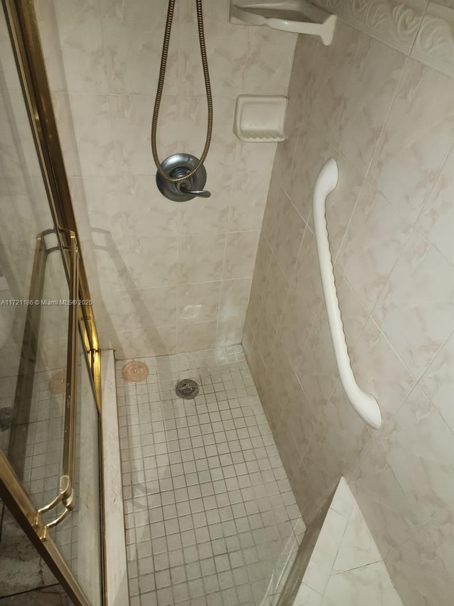 Real estate property located at 135 Berkshire F, Palm Beach, Berkshire A Thru K Condos, West Palm Beach, FL