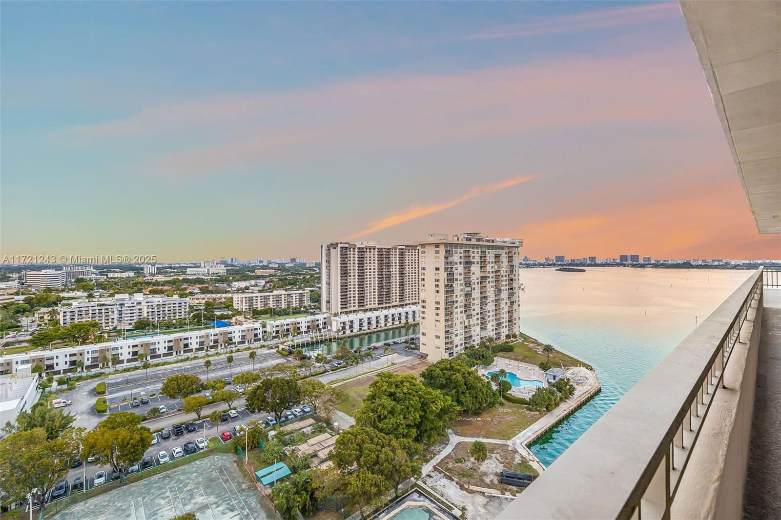 Real estate property located at 11113 Biscayne Blvd #1858, Miami-dade, Jockey Club Iii Condo, Miami, FL