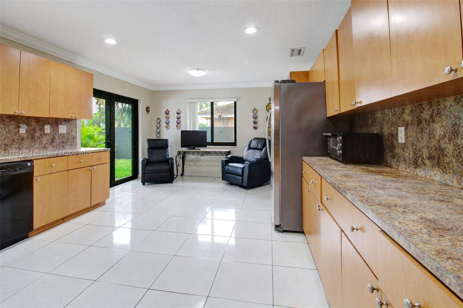 Real estate property located at 7205 Augusta Dr, Miami-dade, North Links Country Club, Hialeah, FL