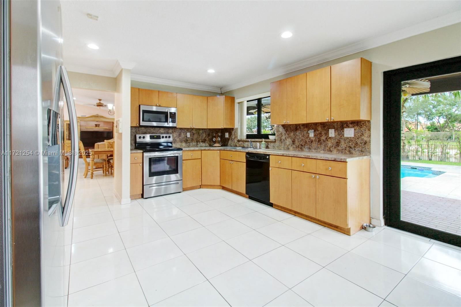 Real estate property located at 7205 Augusta Dr, Miami-dade, North Links Country Club, Hialeah, FL