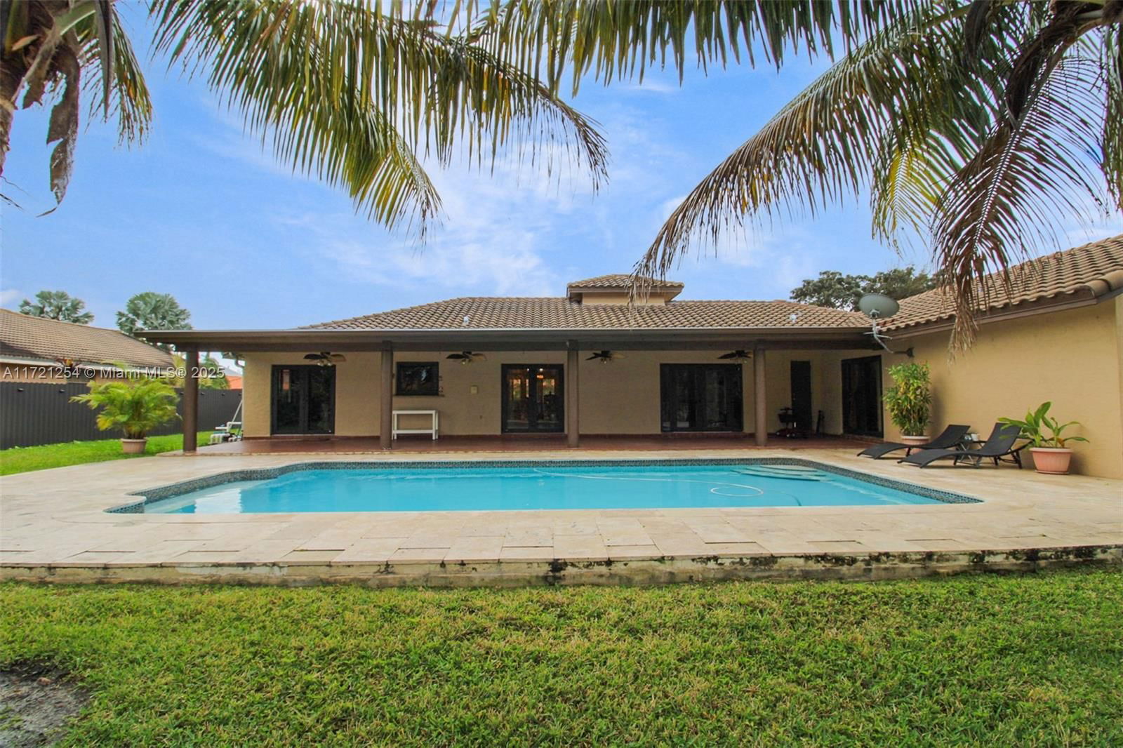 Real estate property located at 7205 Augusta Dr, Miami-dade, North Links Country Club, Hialeah, FL