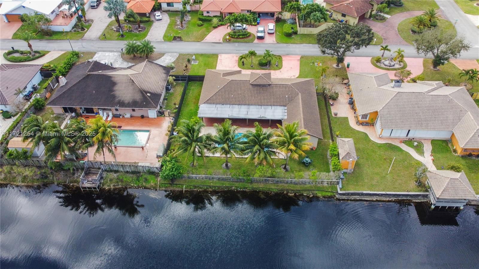 Real estate property located at 7205 Augusta Dr, Miami-dade, North Links Country Club, Hialeah, FL