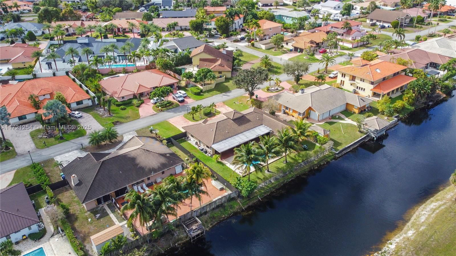 Real estate property located at 7205 Augusta Dr, Miami-dade, North Links Country Club, Hialeah, FL