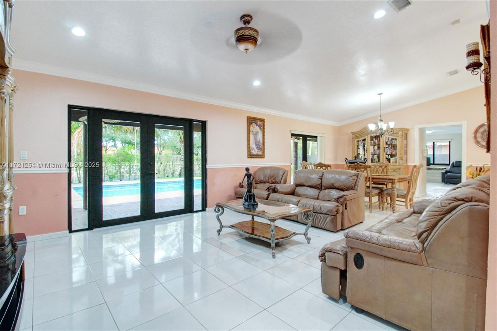 Real estate property located at 7205 Augusta Dr, Miami-dade, North Links Country Club, Hialeah, FL