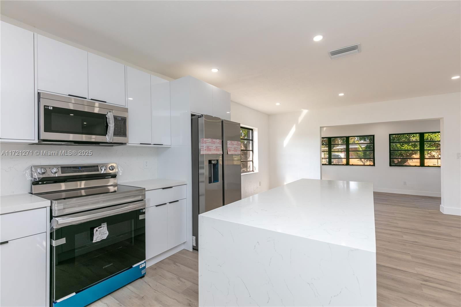 Real estate property located at 3921 174th St, Miami-dade, Carol City, Miami Gardens, FL