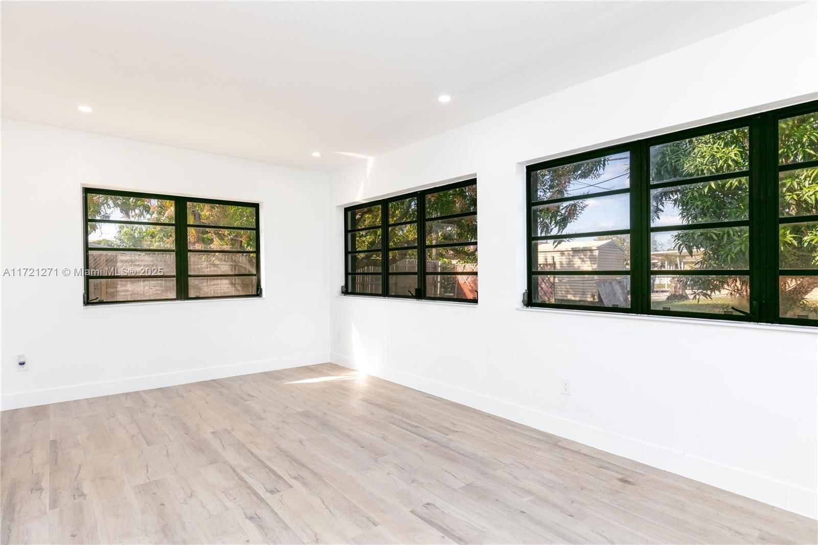 Real estate property located at 3921 174th St, Miami-dade, Carol City, Miami Gardens, FL