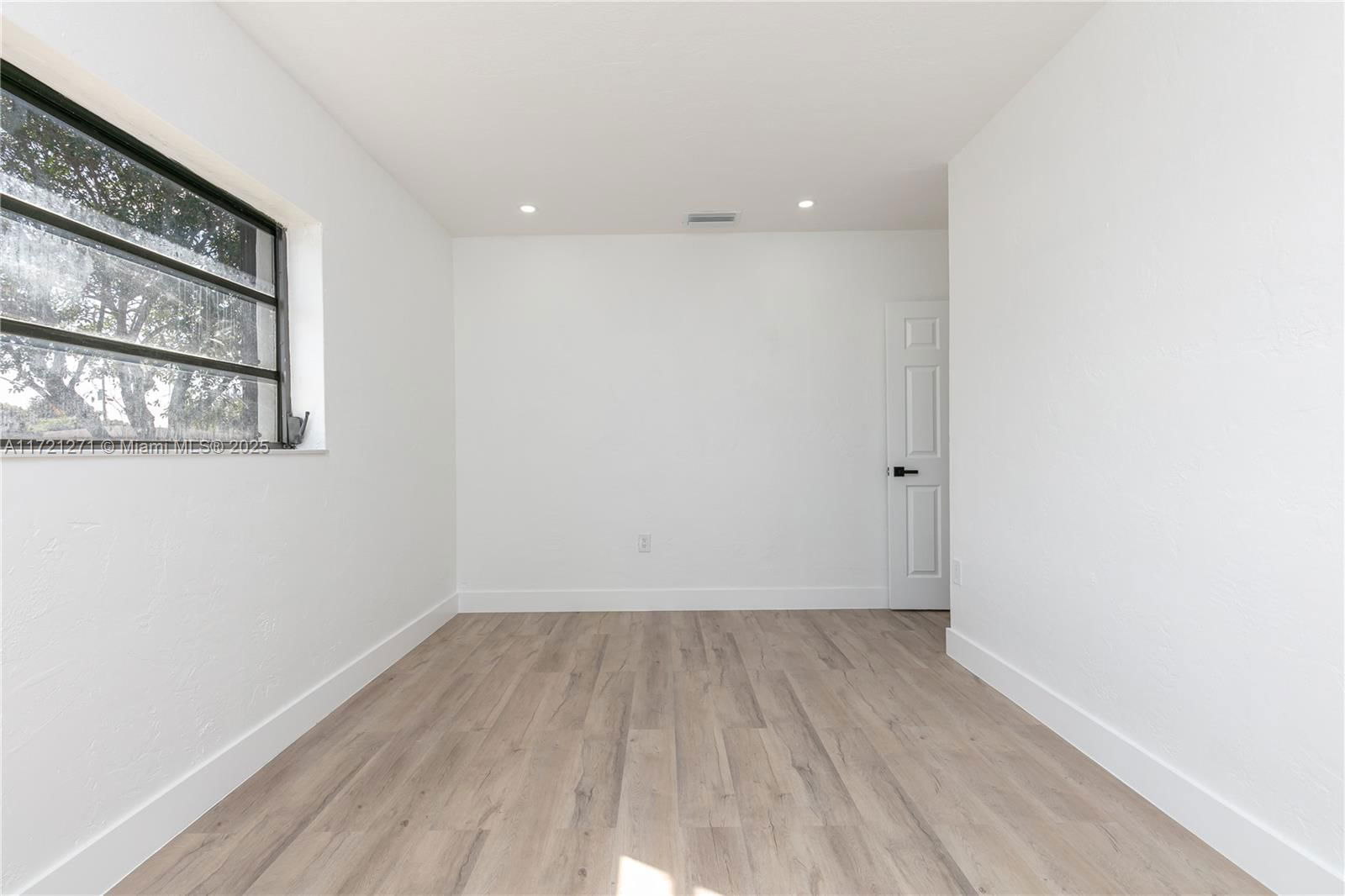 Real estate property located at 3921 174th St, Miami-dade, Carol City, Miami Gardens, FL