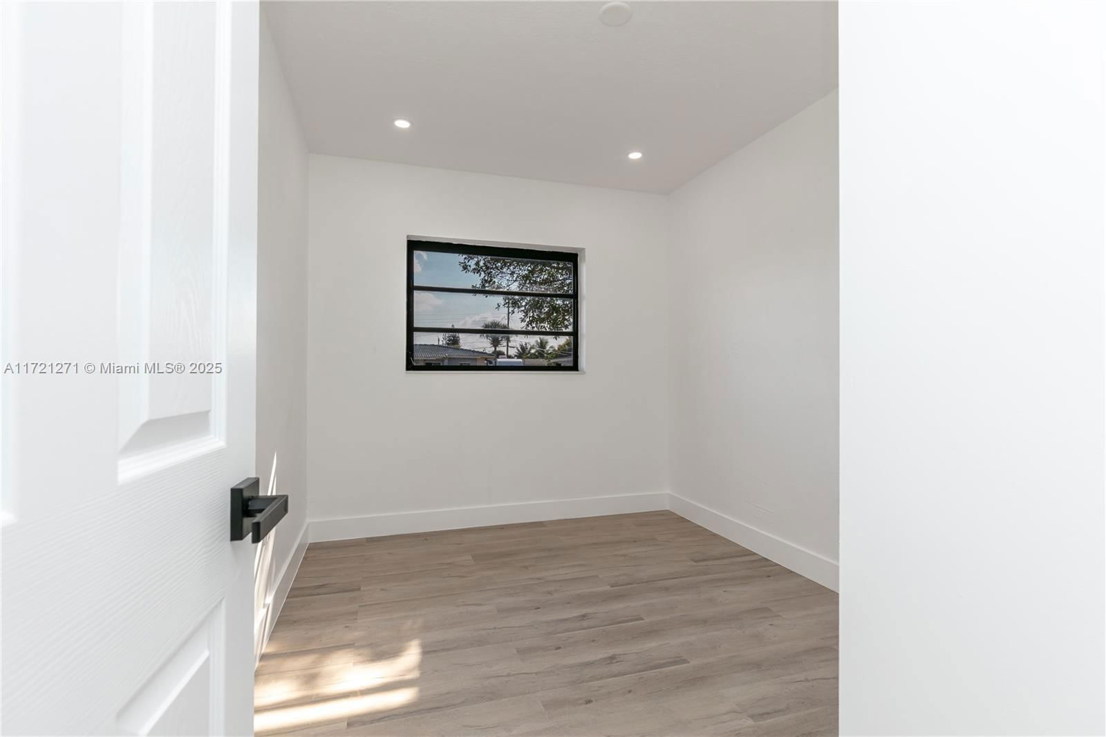 Real estate property located at 3921 174th St, Miami-dade, Carol City, Miami Gardens, FL