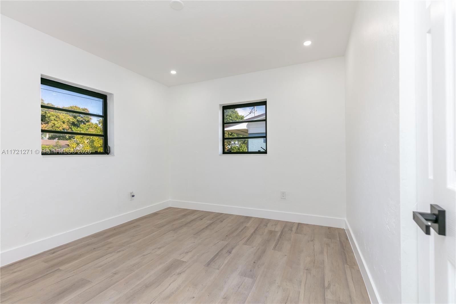Real estate property located at 3921 174th St, Miami-dade, Carol City, Miami Gardens, FL
