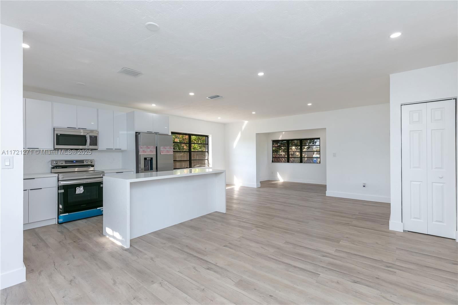 Real estate property located at 3921 174th St, Miami-dade, Carol City, Miami Gardens, FL