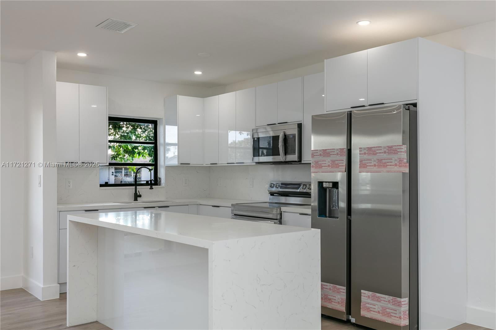Real estate property located at 3921 174th St, Miami-dade, Carol City, Miami Gardens, FL