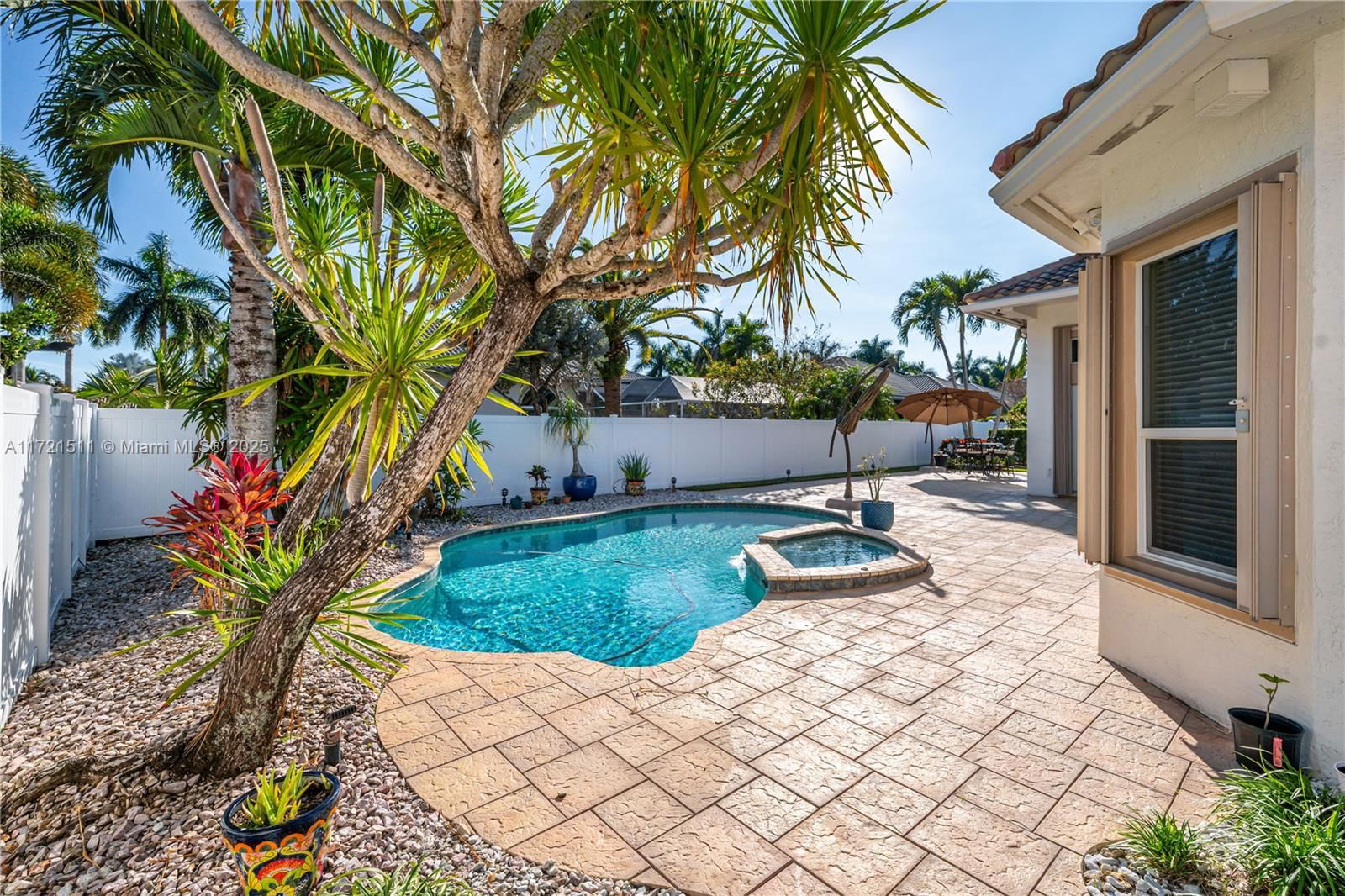 Real estate property located at 13750 18th Ct, Broward, Pembroke Falls -phase 4, Pembroke Pines, FL