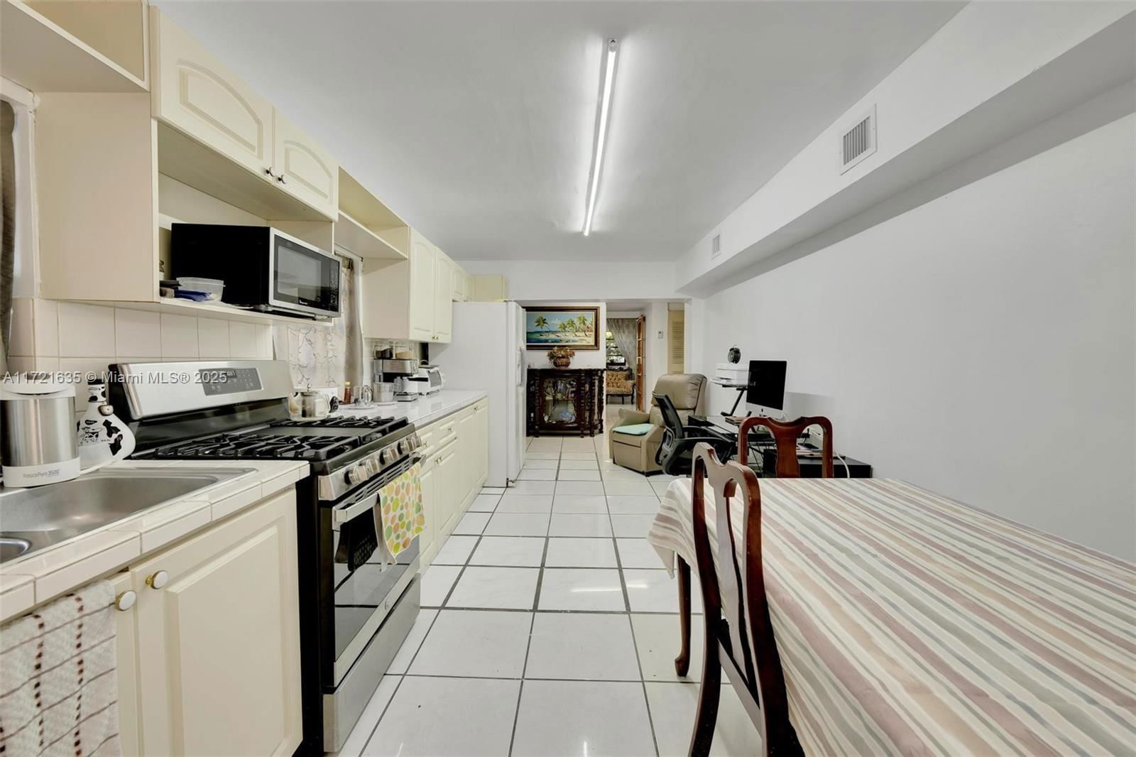 Real estate property located at 462 39th St, Miami-dade, Hialeah 14th Addn Rev Pl, Hialeah, FL