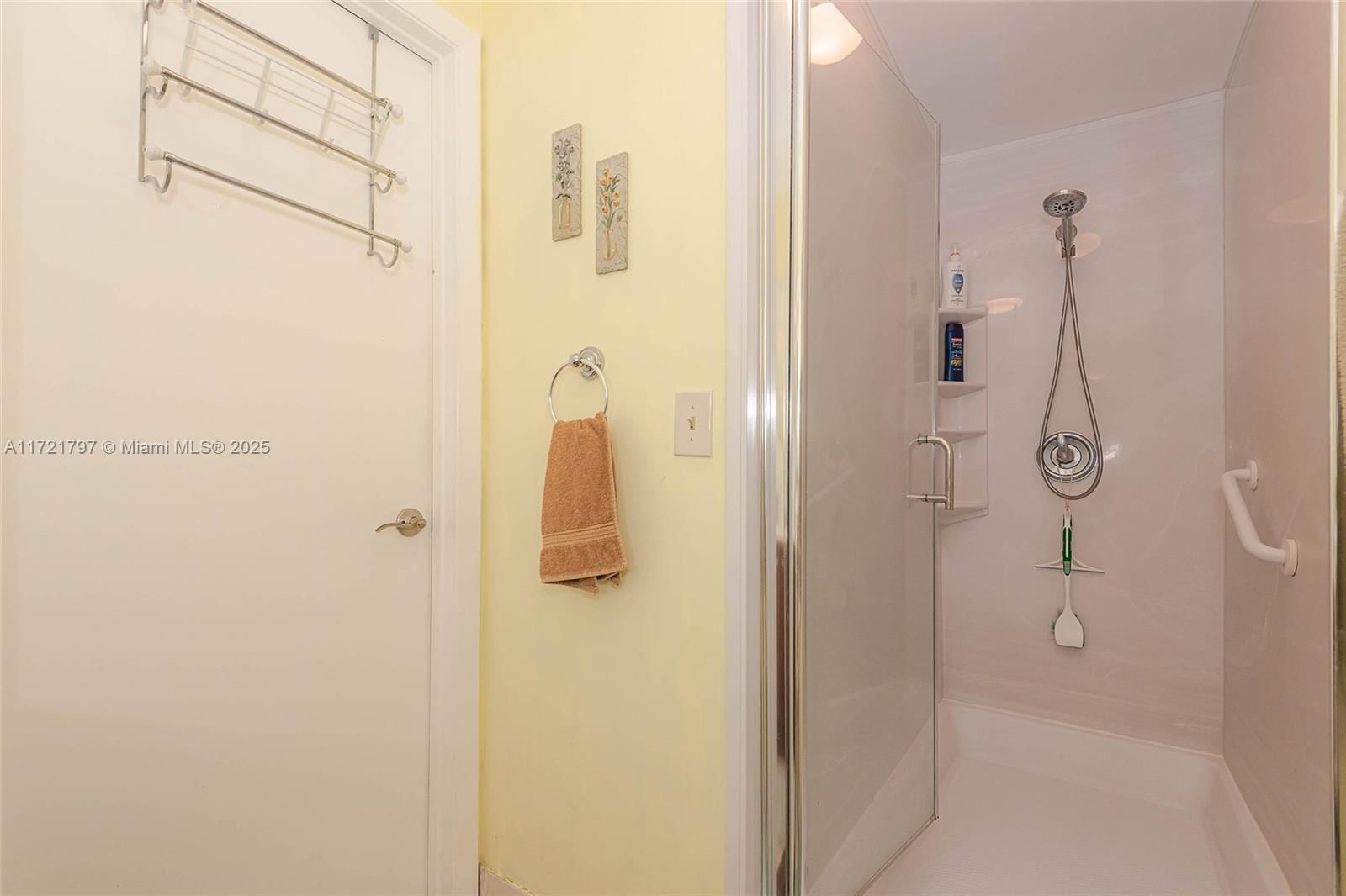 Real estate property located at 8340 191st Ln #6L, Miami-dade, Seville Place Condo, Hialeah, FL
