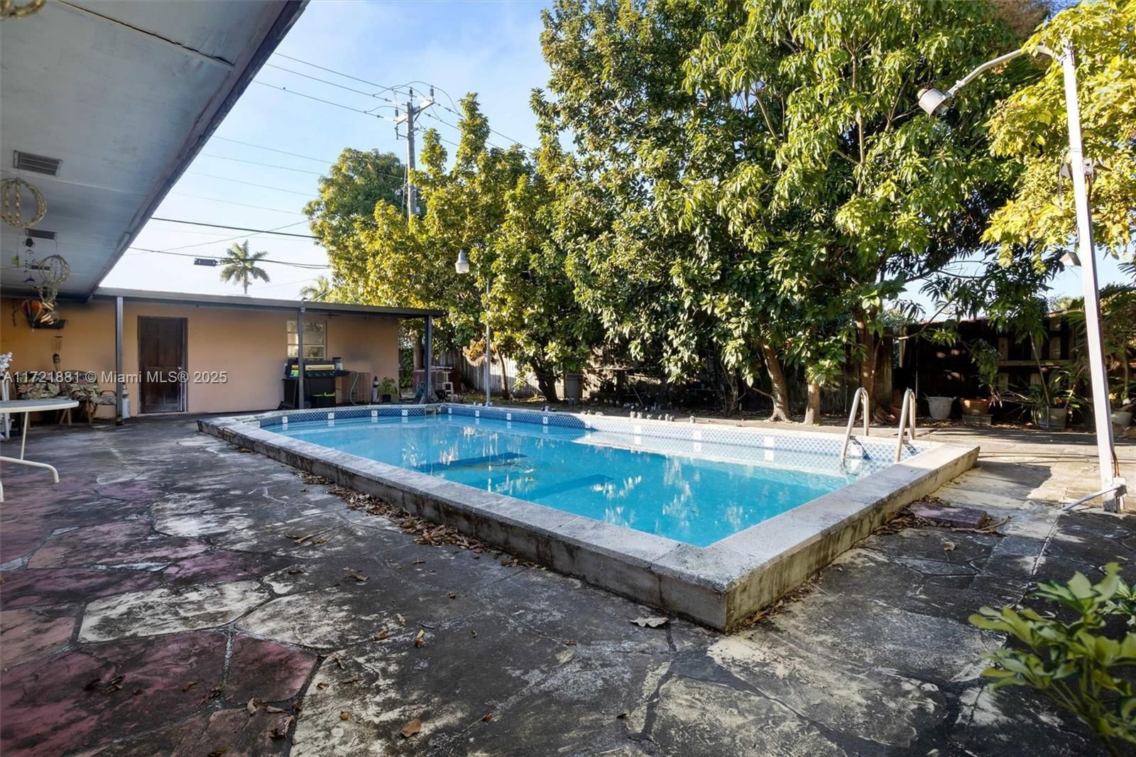 Real estate property located at 10071 16th St, Miami-dade, Coral Pk Est Sec 6, Miami, FL