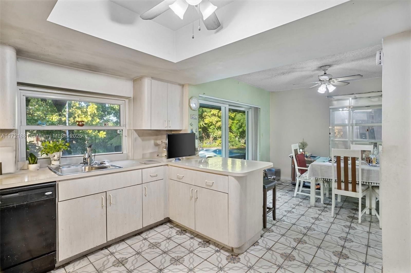 Real estate property located at 10071 16th St, Miami-dade, Coral Pk Est Sec 6, Miami, FL