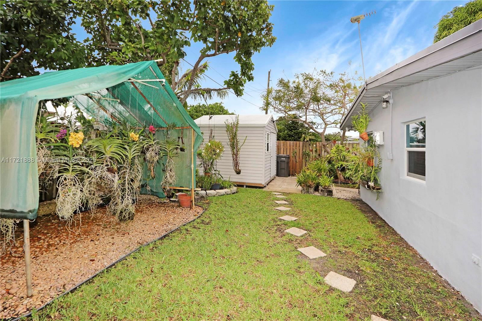 Real estate property located at 3610 39th Ave, Broward, Lake Forest Sec 2, West Park, FL