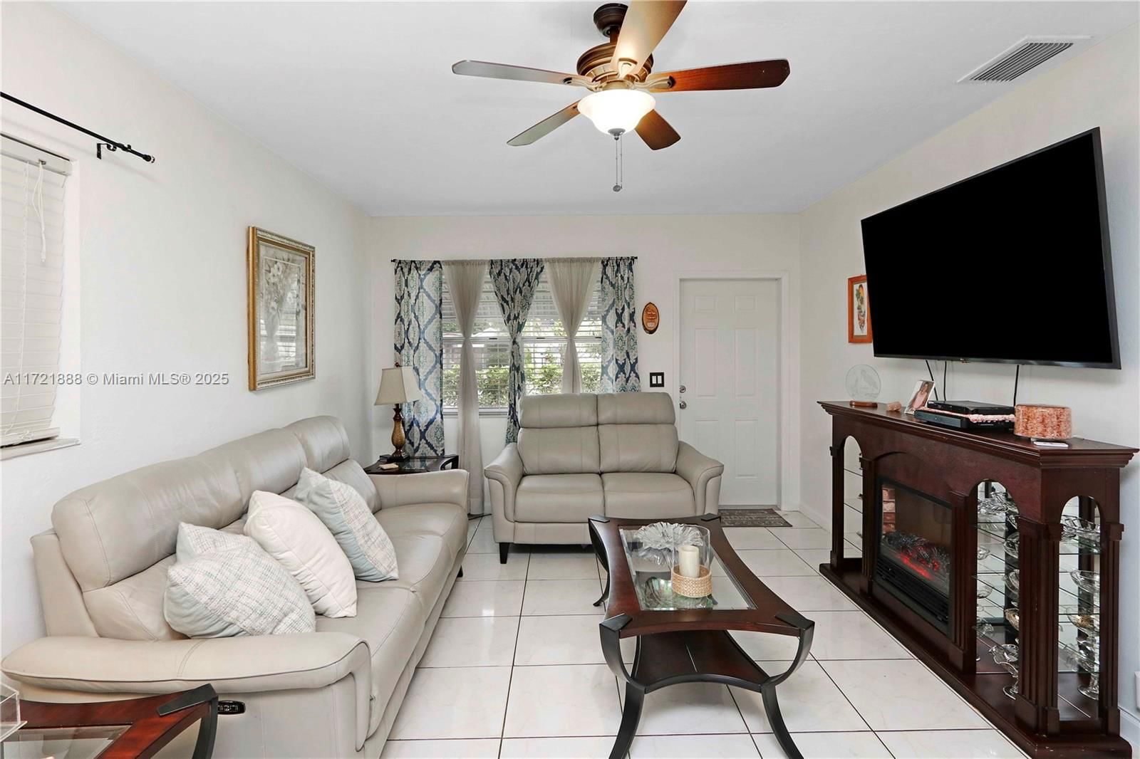 Real estate property located at 3610 39th Ave, Broward, Lake Forest Sec 2, West Park, FL