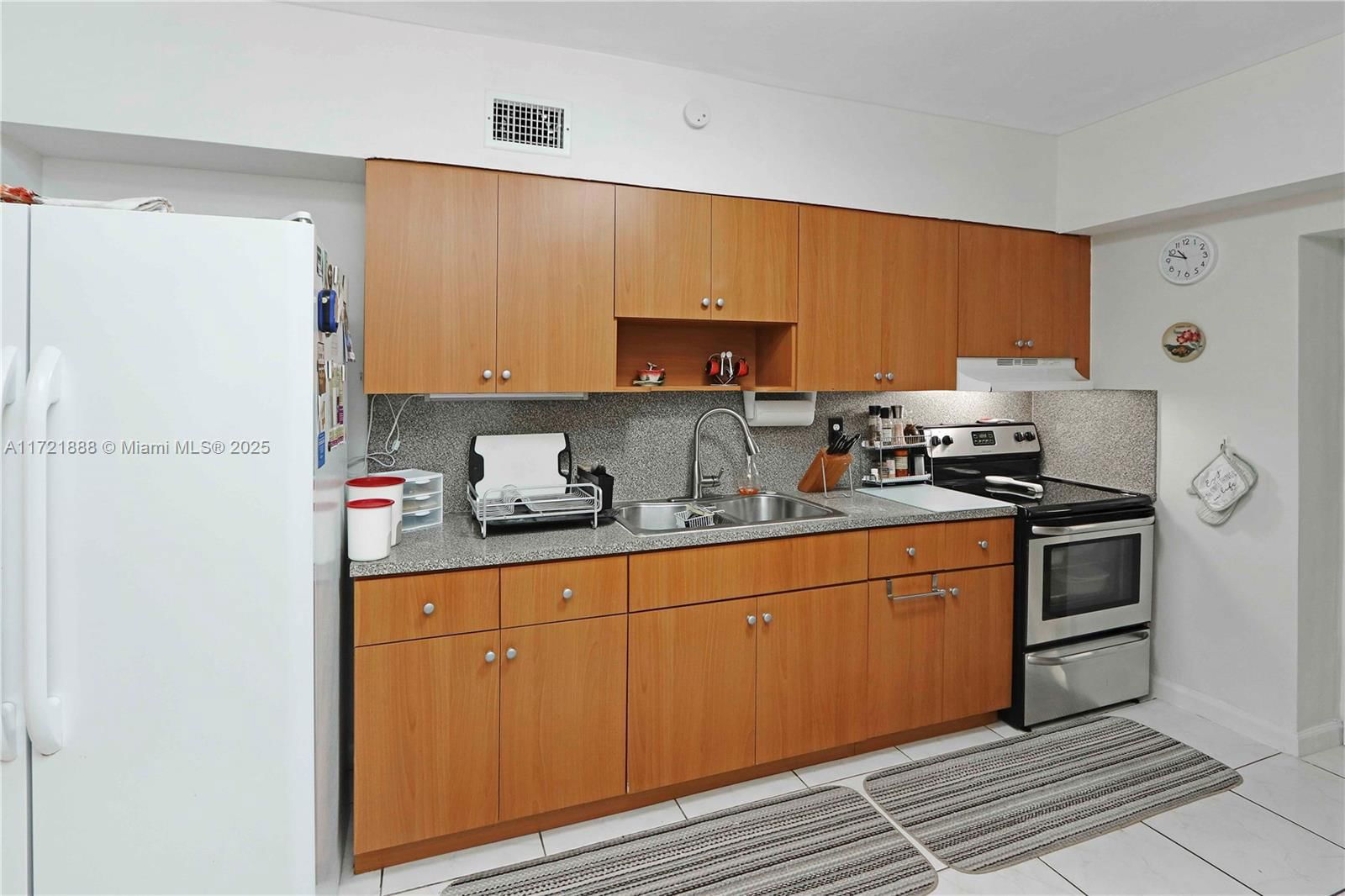 Real estate property located at 3610 39th Ave, Broward, Lake Forest Sec 2, West Park, FL