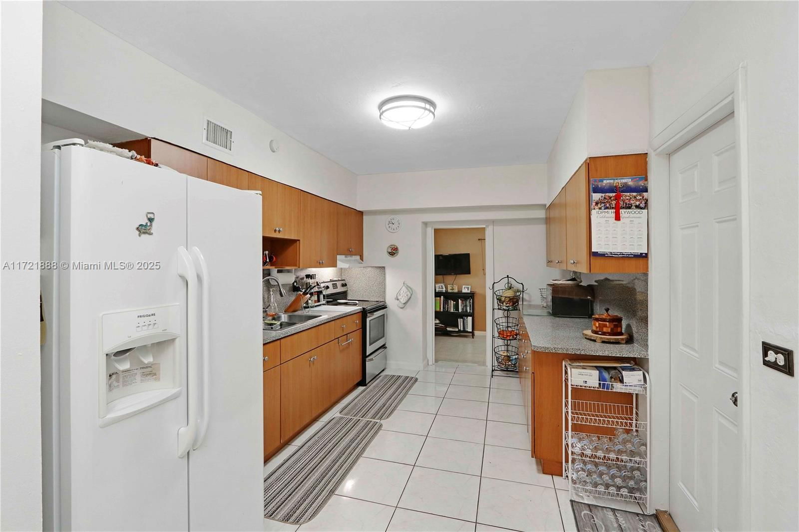 Real estate property located at 3610 39th Ave, Broward, Lake Forest Sec 2, West Park, FL