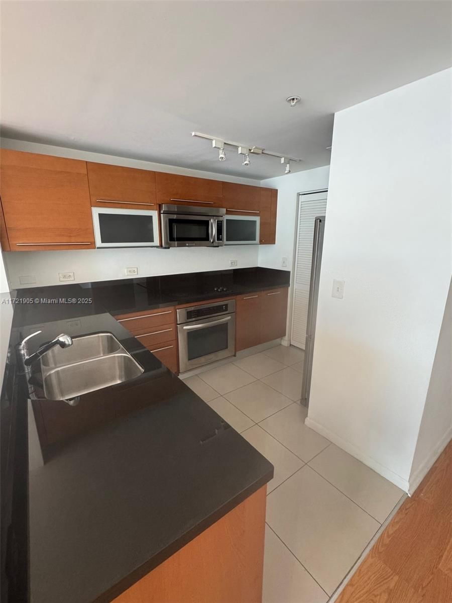 Real estate property located at 244 Biscayne Blvd #2707, Miami-dade, Vizcayne North Condo, Miami, FL