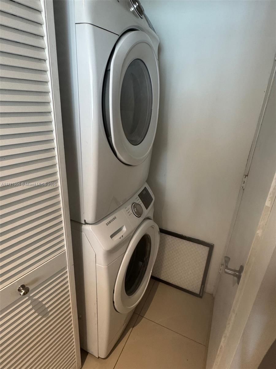 Real estate property located at 244 Biscayne Blvd #2707, Miami-dade, Vizcayne North Condo, Miami, FL