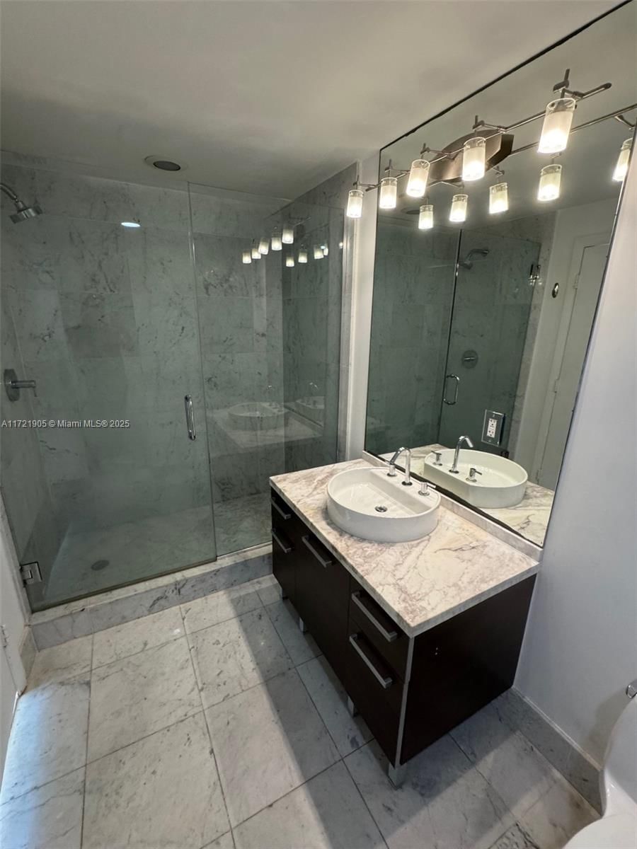 Real estate property located at 244 Biscayne Blvd #2707, Miami-dade, Vizcayne North Condo, Miami, FL