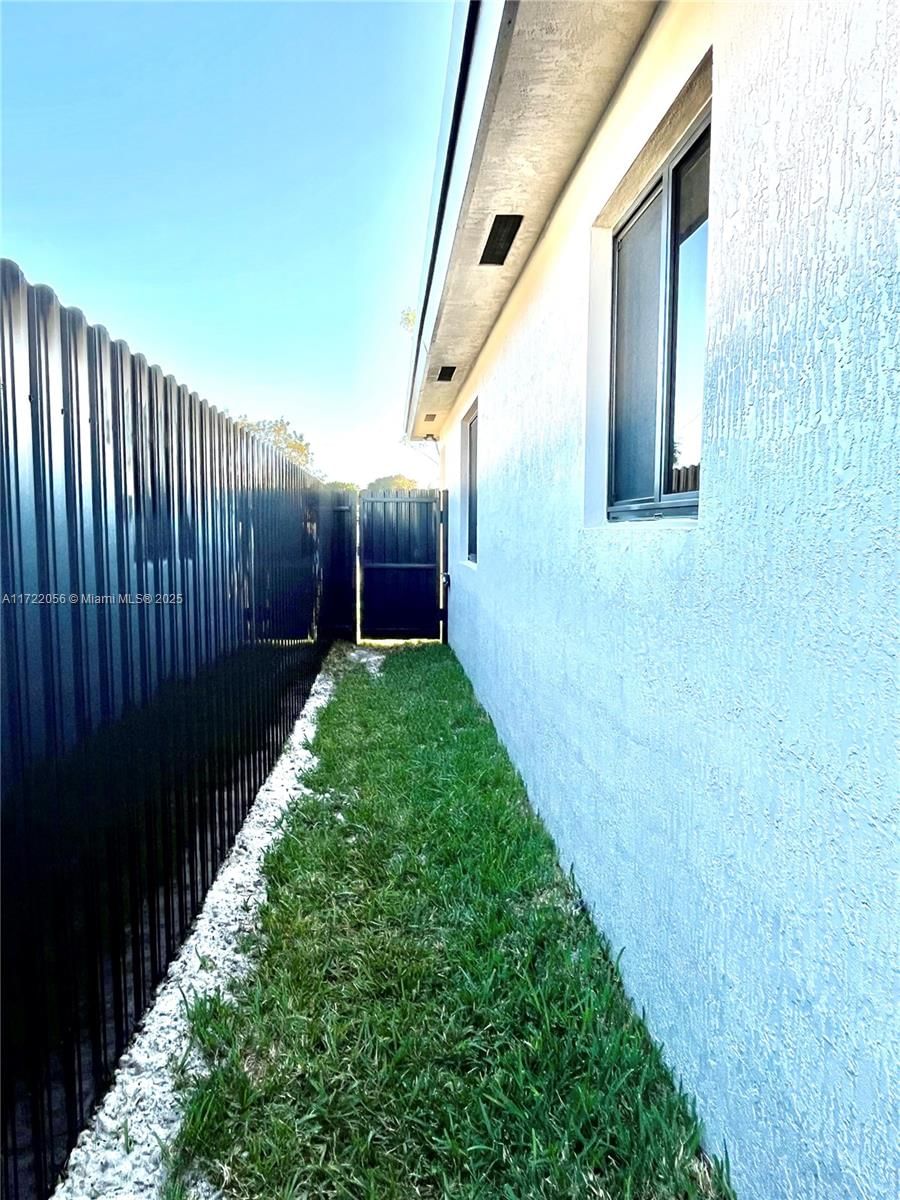 Real estate property located at 2421 152nd Ter, Miami-dade, Biscayne River Gardens No, Miami Gardens, FL