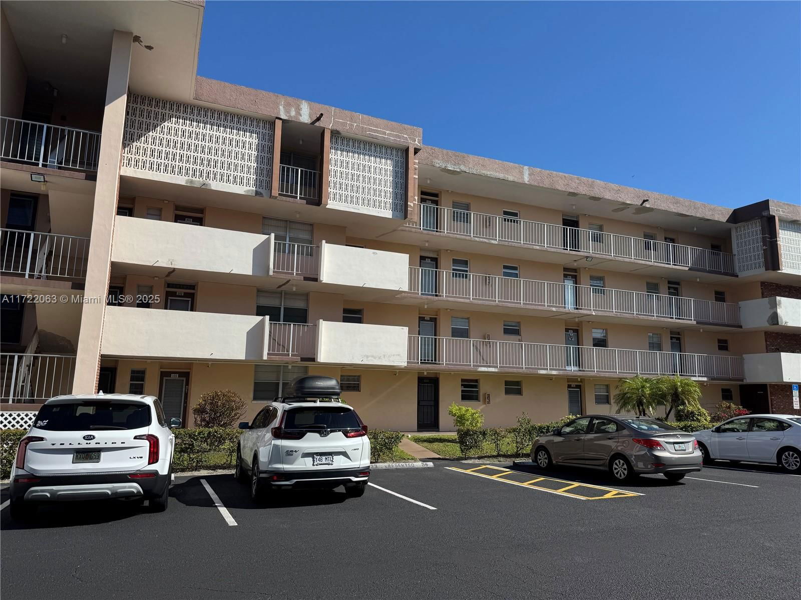 Real estate property located at 2861 47th Ter #402A, Broward, LAUDERDALE OAKS CONDO 7, Lauderdale Lakes, FL