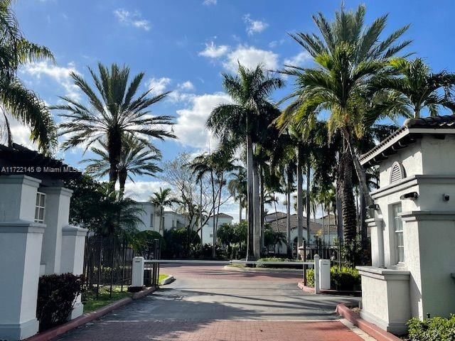 Real estate property located at 4677 97th Ct #27, Miami-dade, The Greens At Doral Condo, Doral, FL