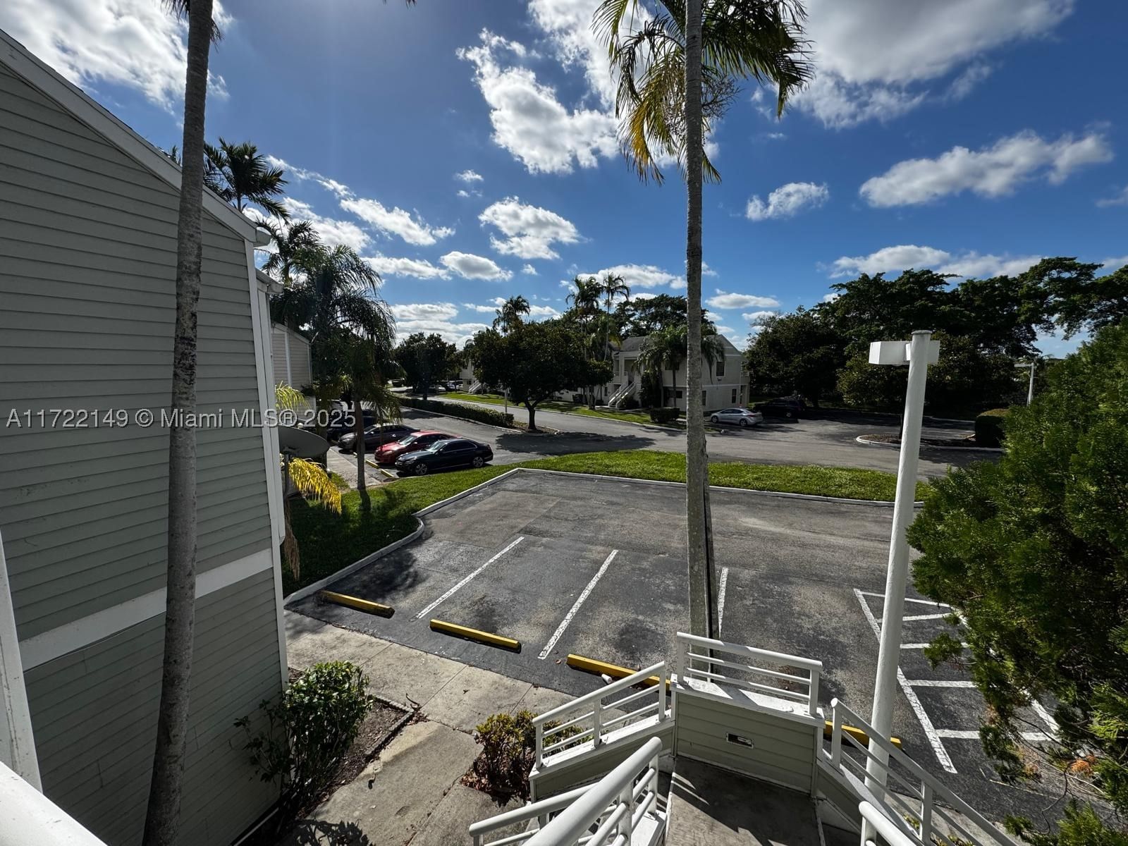 Real estate property located at 3437 44th St #208, Broward, Summer Lake, Oakland Park, FL