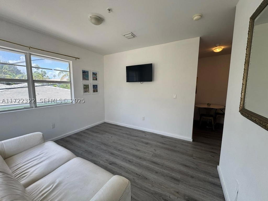 Real estate property located at 810 7th St #207, Miami-dade, First Deco Condo, Miami Beach, FL