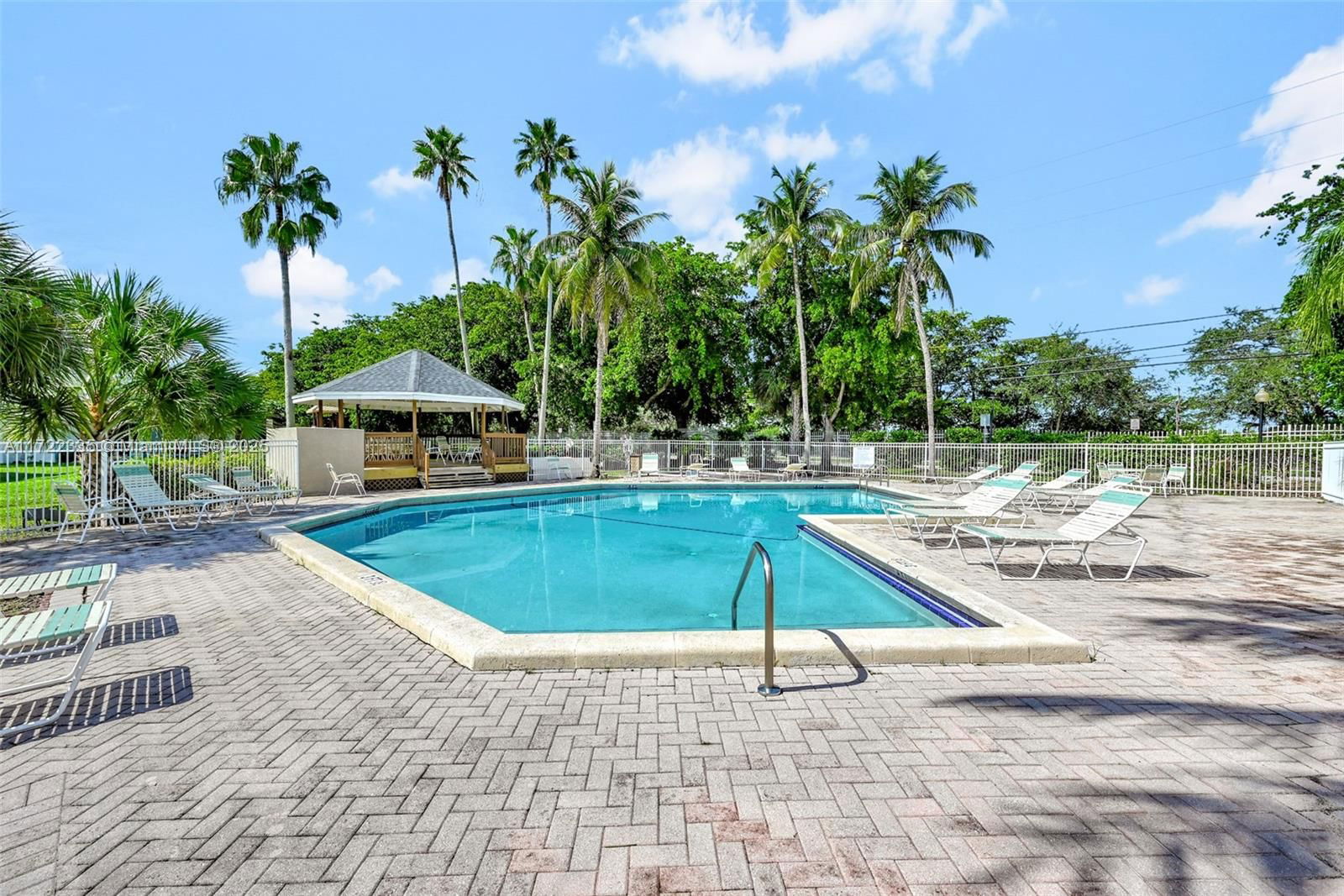 Real estate property located at 385 113 WAY #385, Broward, Fairway Greens Condo Homes, Hollywood, FL